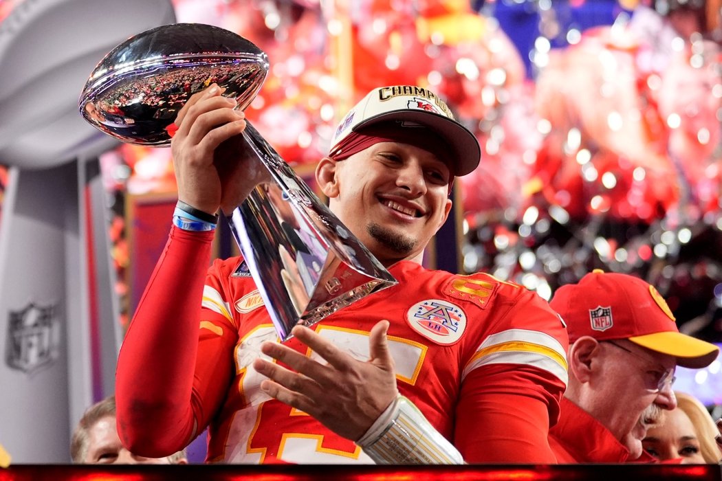 V Kansasu se slaví. Chiefs dokázali obhájit Super Bowl