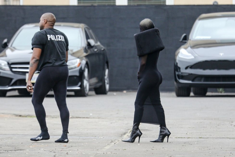 Kanye West a Bianca Censoriová si od Kim Kardashianové půjčili děti a nahodili bizarní modely.