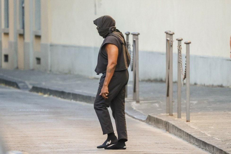 Esg Rapper GALERIE: Rapper Kanye přitvrzuje: Sado-maso hračka! | FOTO 1 | Blesk.cz
