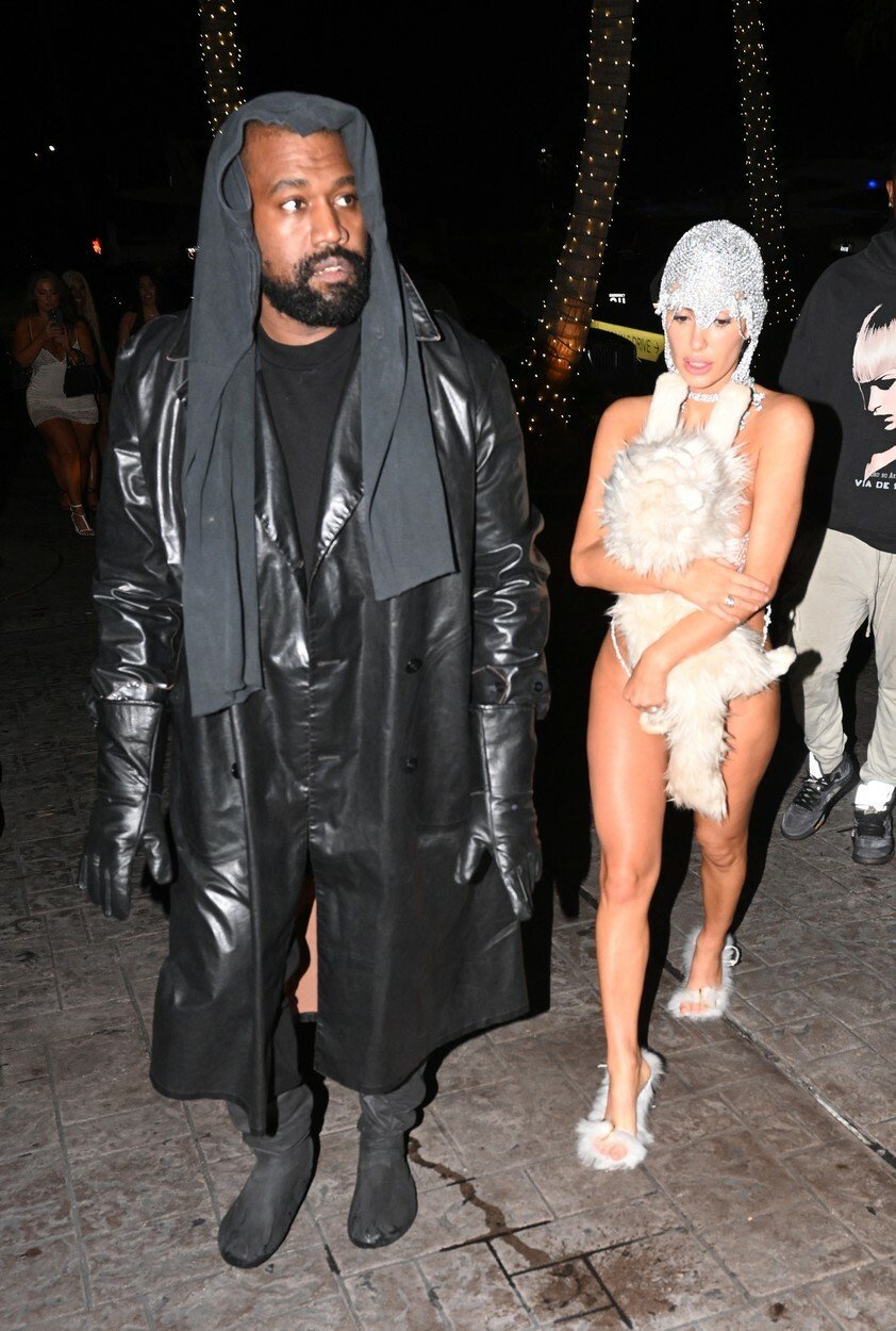 Kanye West a Bianca Censori 11. 12. v nočním klubu v Miami