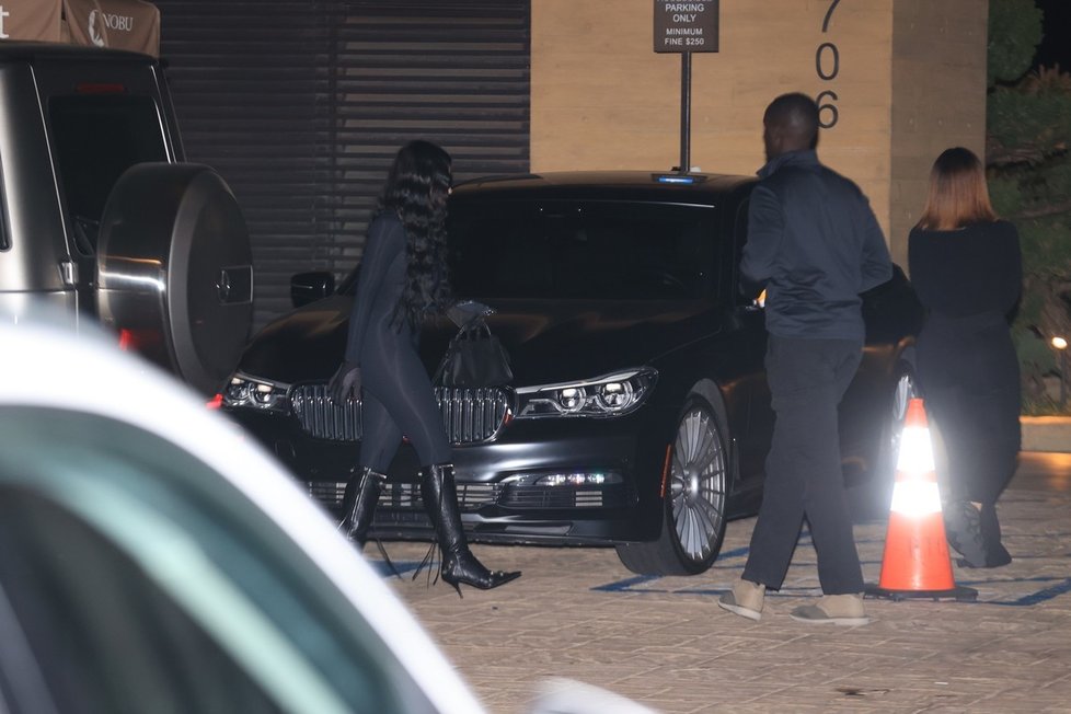 Kanye West si odvezl Chaney Jones v autě