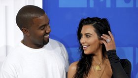 Kanye West a Kim Kardashian to schytali od fanoušků.