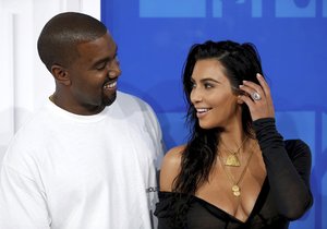 Kanye West a Kim Kardashian to schytali od fanoušků.