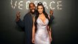 Rapper Kanye West s manželkou Kim Kardashianovou