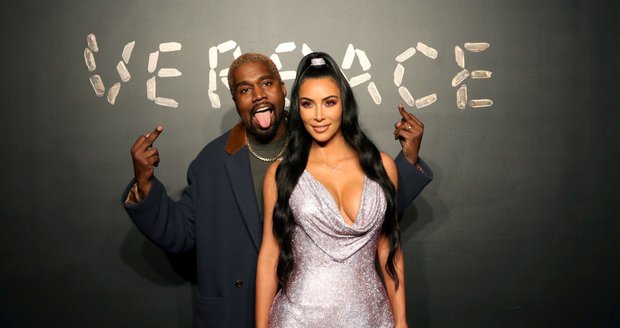 Rapper Kanye West s manželkou Kim Kardashianovou