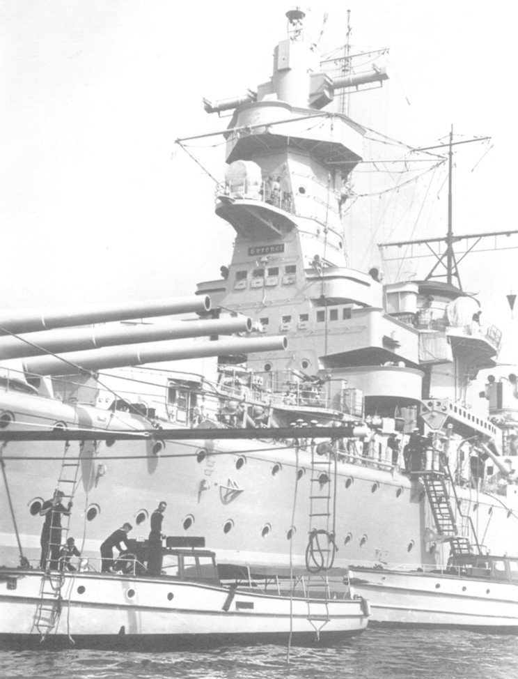 Detail kapesní bitevní lodi Admiral Graf Spee