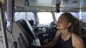 Kapitánka Carola Racketeová dovezla přes zákaz loď s migranty do italského přístavu