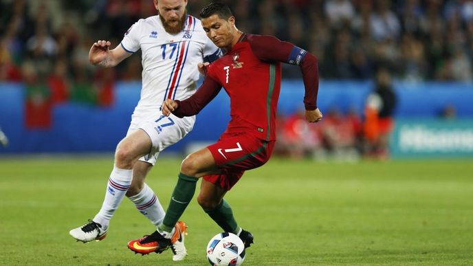 Kapitánovi portugalského fotbalového týmu se souboj s Islanďany moc nezamlouval