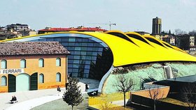 Střecha muzea v Modeně, realizovaného podle Kaplického návrhu, připomíná kapotu