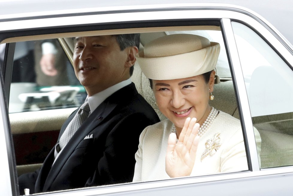 S korunovací nového japonského císaře Naruhita se do veřejného života vrátila i jeho žena, císařovna-manželka Masako.