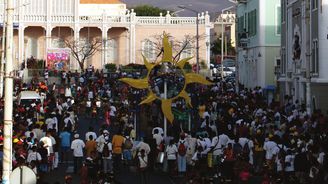Karneval bez masky aneb Dvě tváře mindelského karnevalu na kapverdském ostrově São Vicente Karneval bez masky aneb Dvě tváře mindelského karnevalu na kapverdském ostrově São Vicente