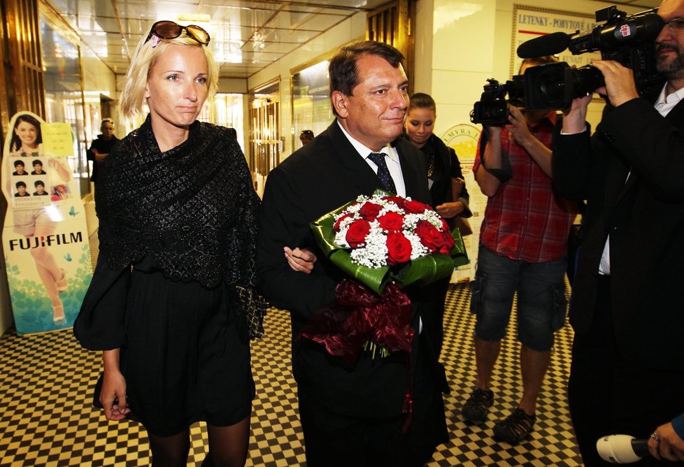 Bývalý předseda vlády Jiří Paroubek s manželkou Petrou