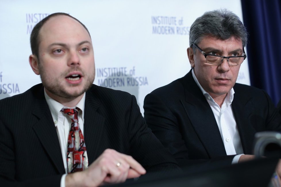 Vladimir Kara-Murza (vlevo) byl velmi dobrý přítel Borise Němcova (vpravo).