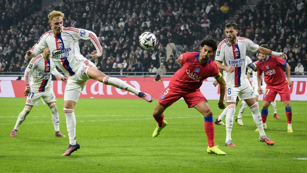 Adam Karabec během zápasu proti PSG