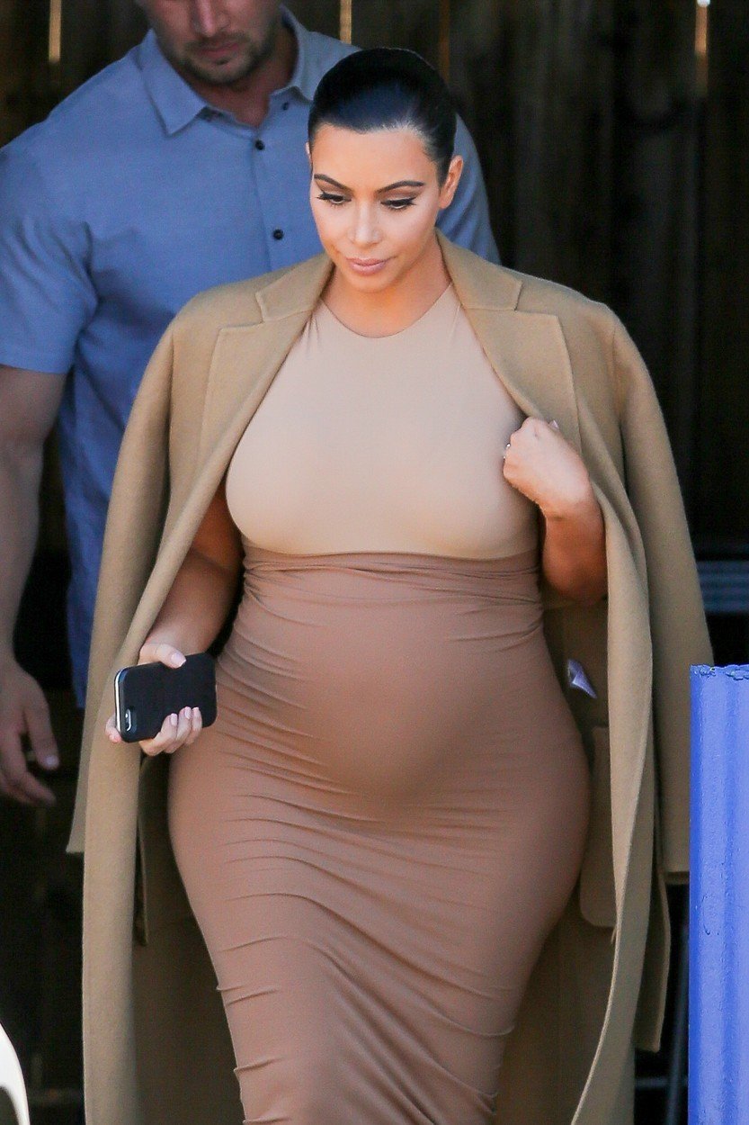 Kim Kardashian předvedla křivky, jaké měla Věstonická Věnuše.