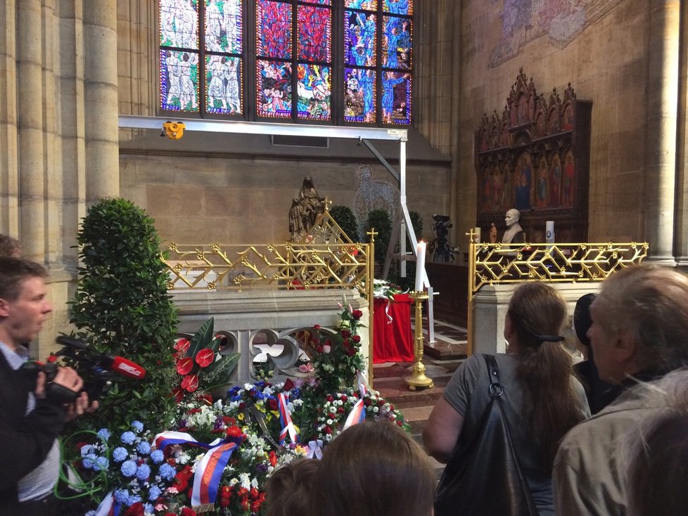 V pondělí 23. dubna uložili ostatky kardinála Berana do sarkofágu ve svatovítské katedrále.