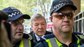 Australský kardinál George Pell byl kvůli přeletu dronu přesunut do jiné věznice