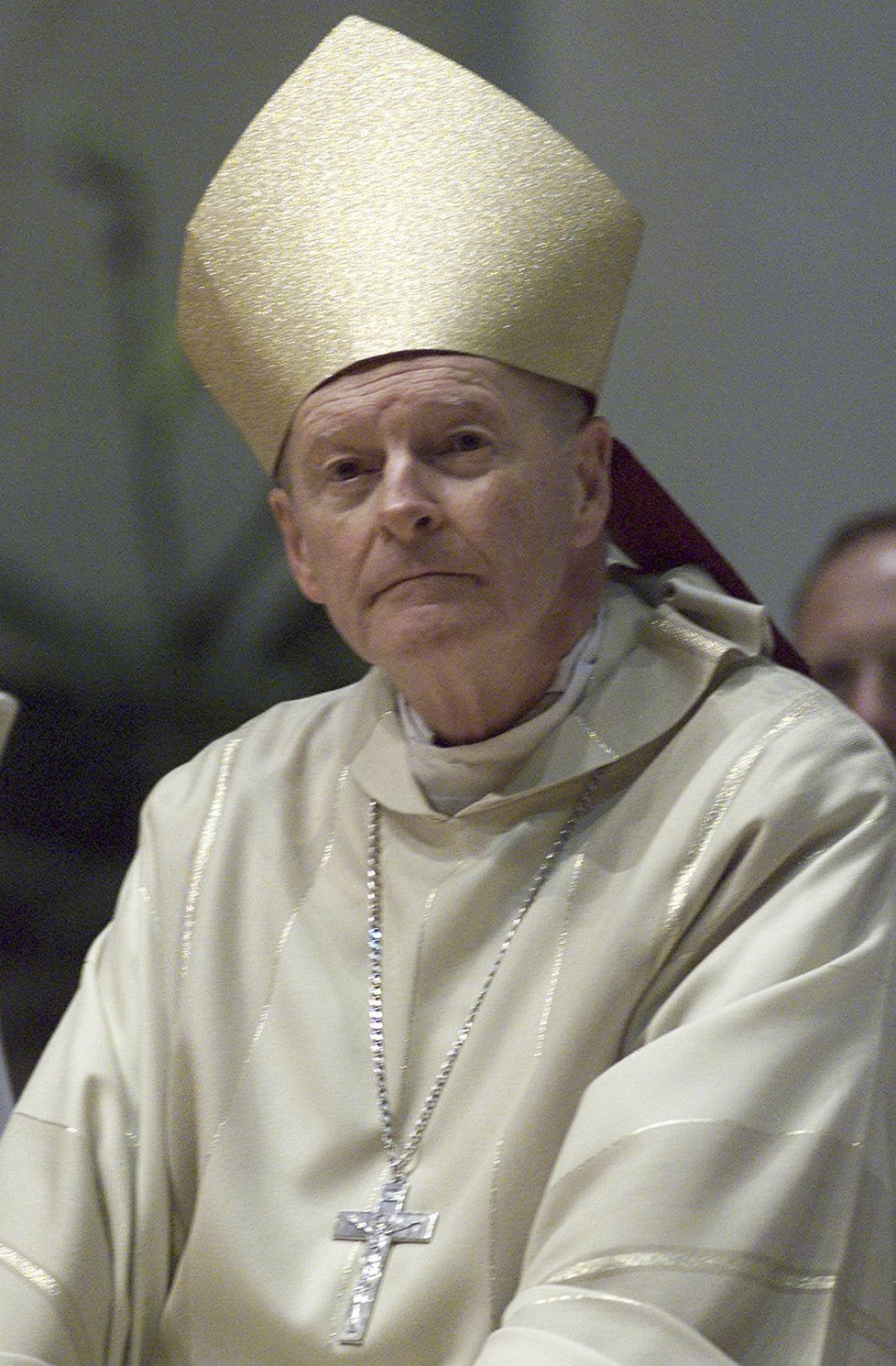 Americký kardinál Theodor McCarrick obviněný ze sexuálního zneužívání rezignoval.