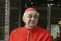 Kardinál Vlk má rakovinu. Z plic se rozšířila do kostí, se smrtí se smířil