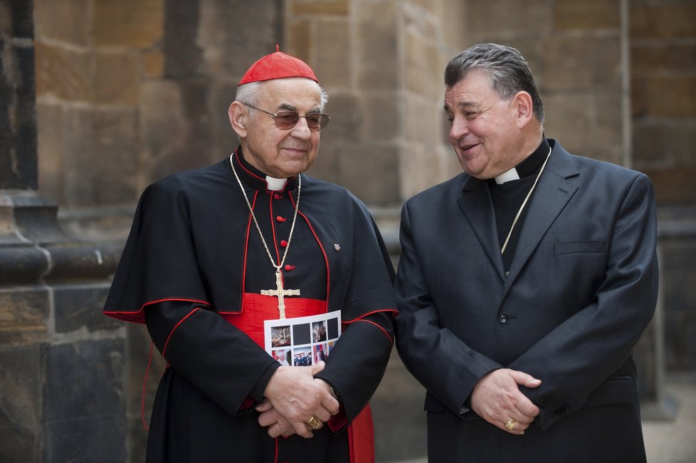 Kardinál Miloslav Vlk (vlevo) zemřel na rakovinu. Bylo mu 84 let. Na snímku s kardinálem Dominikem Dukou.