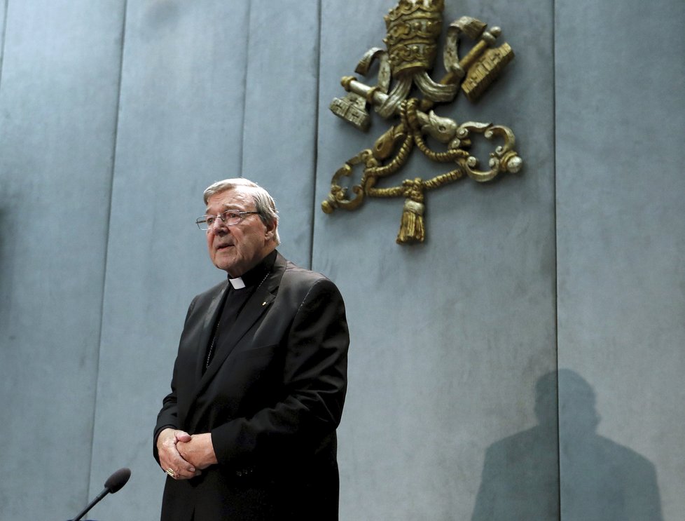 Australský kardinál George Pell (77) si za zneužívání chlapců odsedí 6 let.