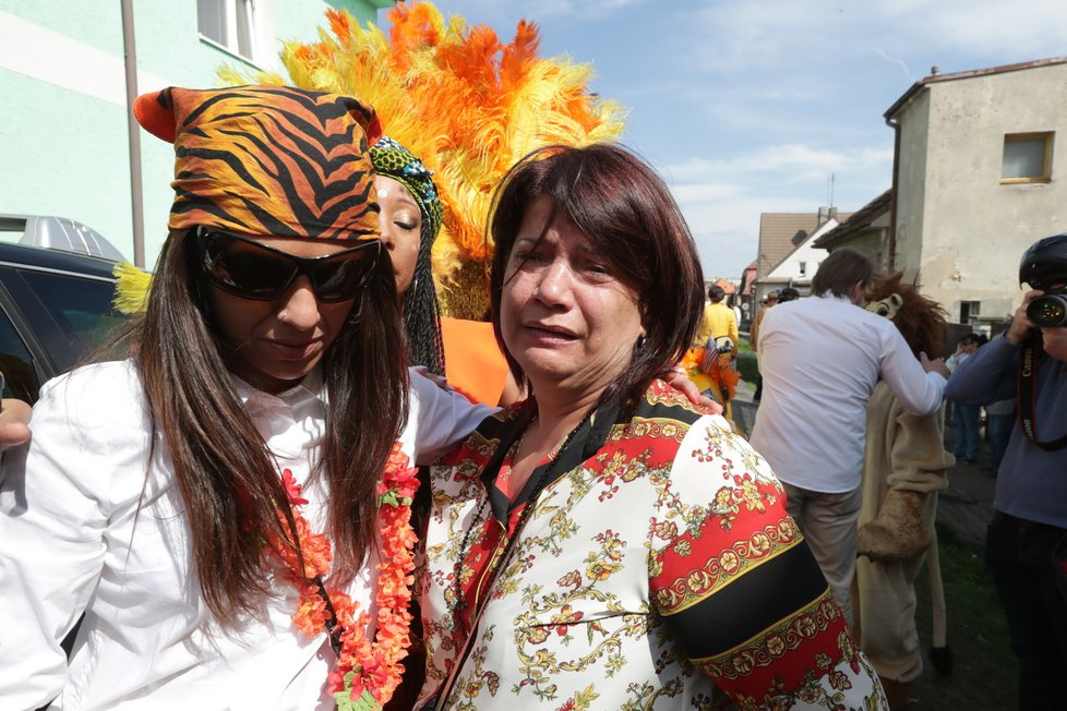 Tereza Kardová tančila ve skupině Dana Nekonečného.