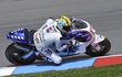 V sedle motorky ducatiletos jezdí elitnítřídu MotoGP.