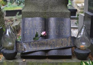 U hrobu Karla Čapka proběhlo setkání v den výročí jeho smrt.