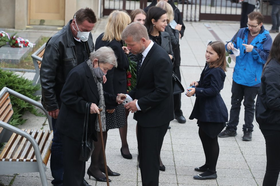 Pohřeb Limonádového Joea Karla Fialy