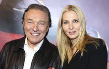 Karel Gott oslaví 75. narozeniny: Překvapení od Ivanky ho dostane!