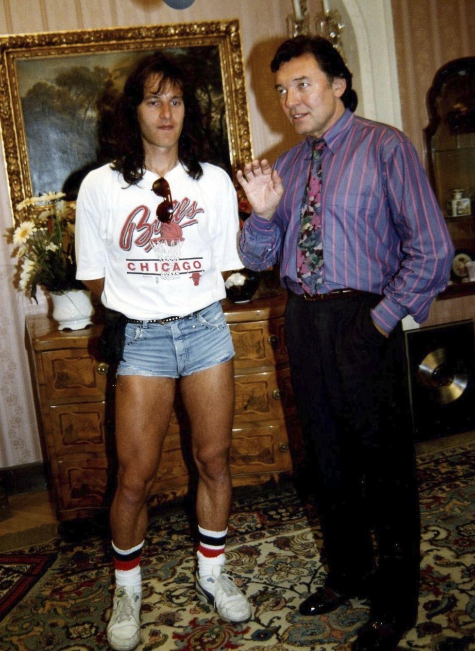 1992: Rok po vítězství Habery v anketě vznikla fotka Karla s Pavolem v legendárních šortkách.