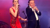 Karel Gott prodlouží své turné: Podlehl božské Gábině!