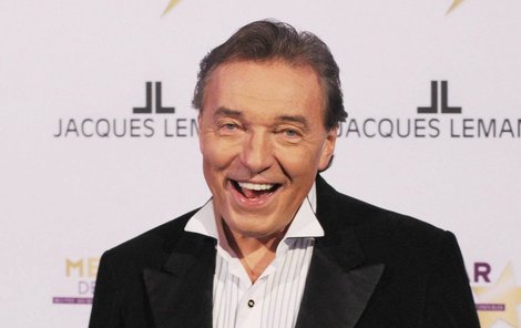 Karel Gott nad dárky hodně přemýšlí. „Jde o nápad,“ říká.