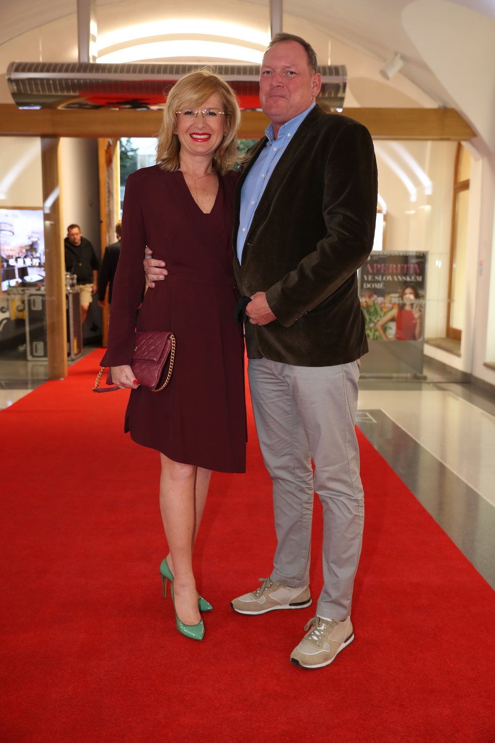 Předpremiéra filmu KAREL na Febiofest přilákala řadu vzácných hostů: Štěpánka Duchková s manželem.