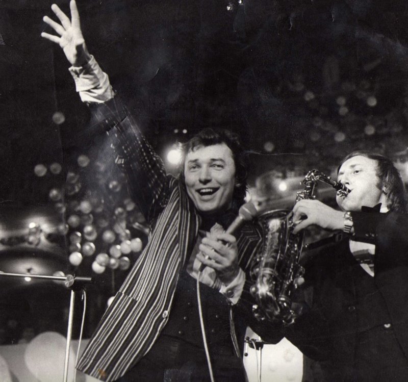 1977: Karel s Felixem během vystoupení na soutěži Intertalent.