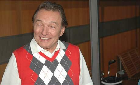 Zpěvák Karel Gott.