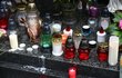 Hrob Karla Gotta: Některé svíčky, které představovaly riziko požár, byly odstraněny