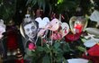 Hrob Karla Gotta na 2. výročí úmrtí: Fanoušci přijeli zavzpomínat.