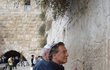 Izrael - Židovskou zemi poprvé navštívil v roce 2008. V Jeruzalémě tehdy zašel ke Zdi nářků. 