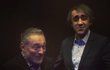 Karel Gott a Jakub Kohák nazpívali vtipný duet. Karel Gott a Jakub Kohák nazpívali vtipný duet.