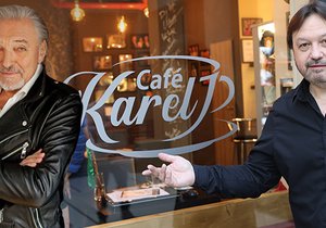 Vzpomínková kavárna na Karla Gotta Café Karel je na prodej.