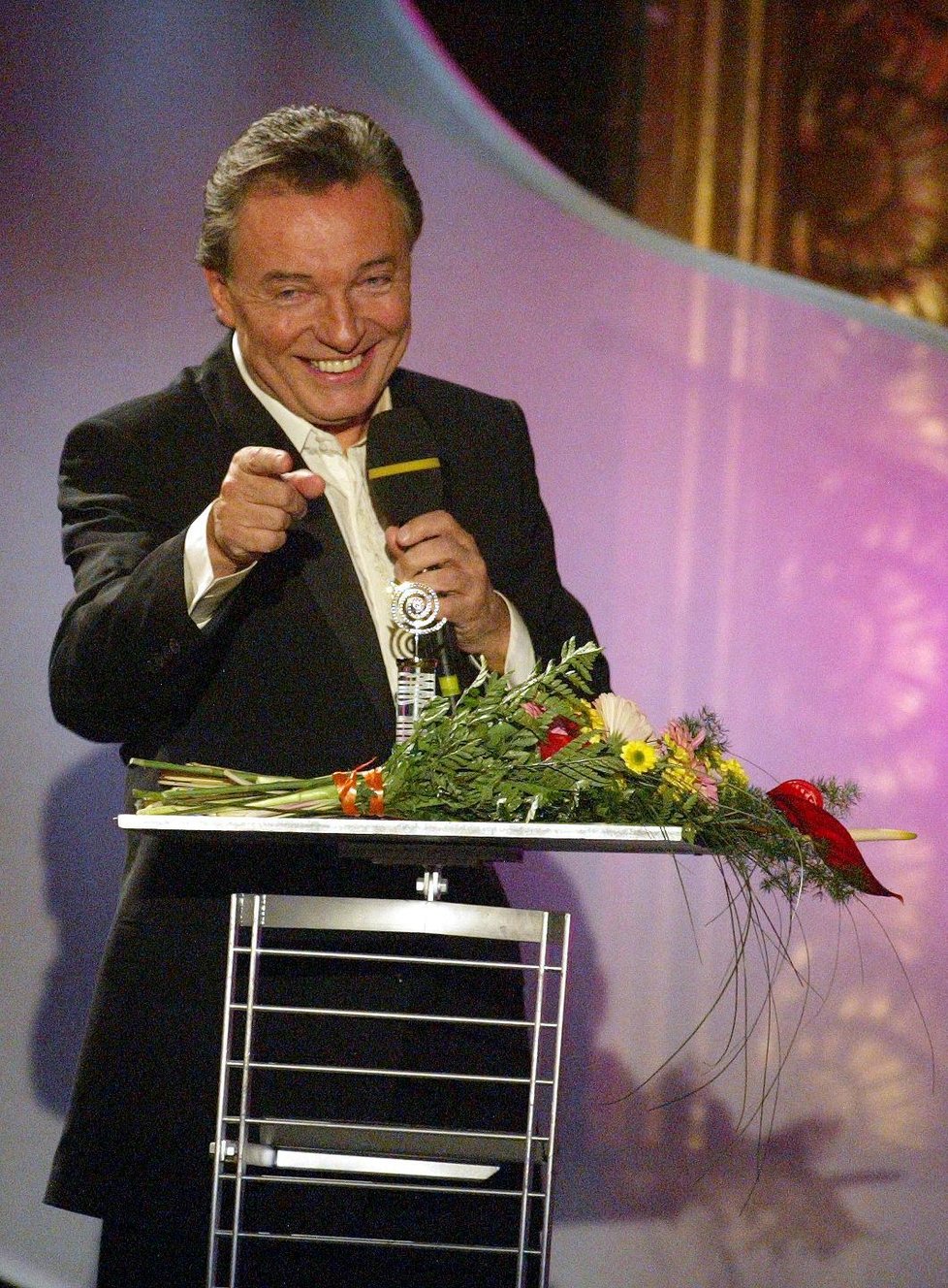 Karel Gott za život nasbíral hodně cen. 