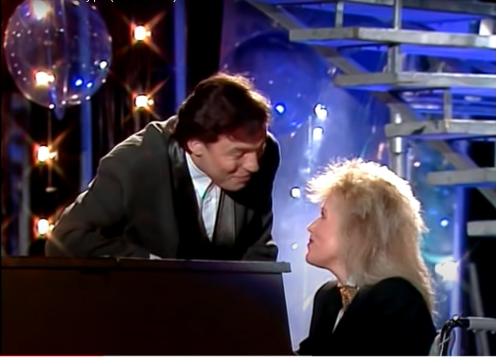 1987 - Marika Gombitová a Karel Gott zpívají v Abecedě duet Neznámý pár.