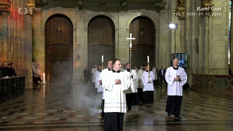 Mezi ministranty byl i herec a režisér Jiří Strach.