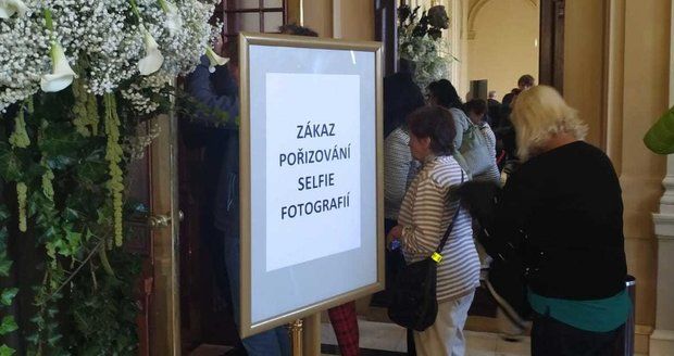 Zákaz pořizování selfie fotografií