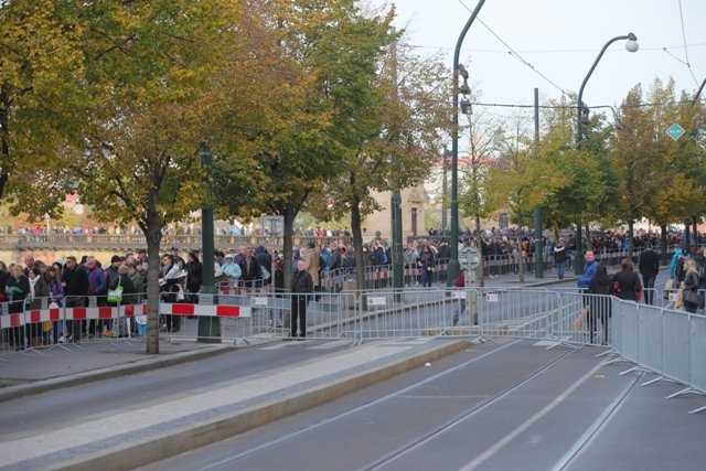 Poslední rozloučení s Karlem Gottem na pražském Žofíně.