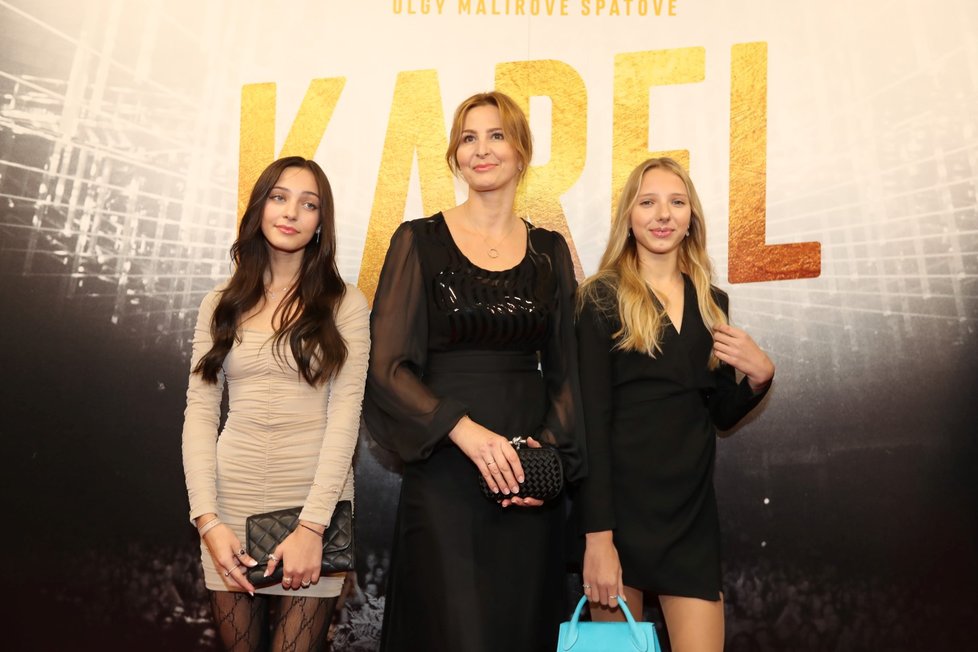 Premiéra filmu Karel: Ivana Gottová s dcerami Charlotte a Nelly