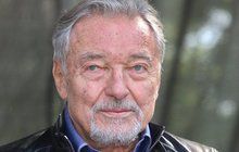 Karel Gott (78): Šéf firmy, se kterou létá - POCHYBNĚ ZÍSKANÉ MILIONY!