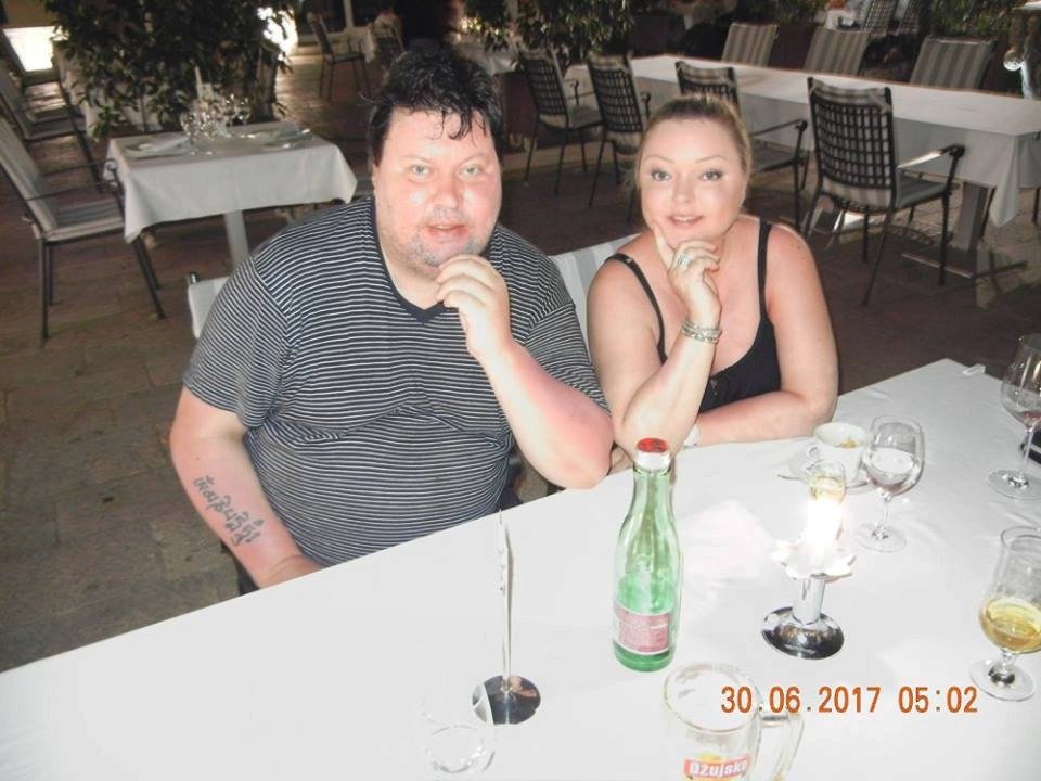 2017 S manželem Timem na dovolené v Chorvatsku. Tady už se změnila.