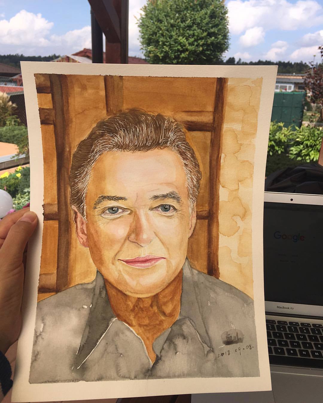 Umělkyně se výsledným portrétem pochlubila na svém Instagramu.